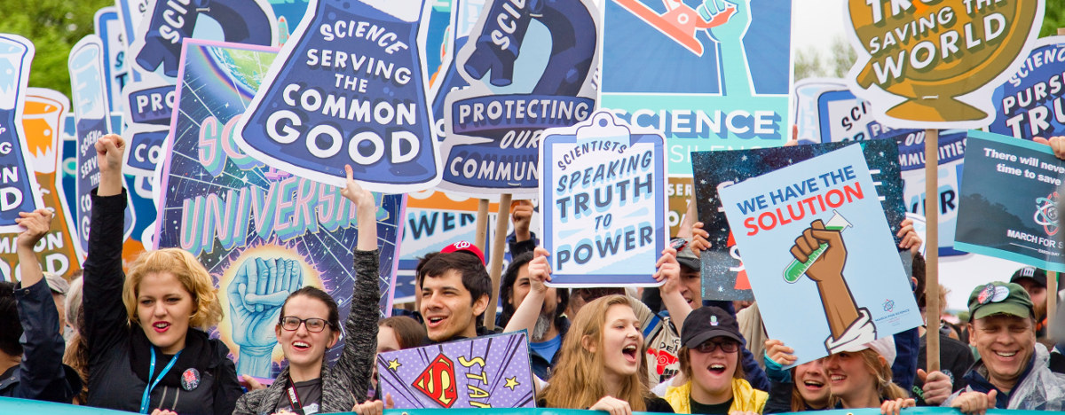 Eine Gruppe von Menschen, die dafür kämpfen, der Wissenschaft eine Stimme zu geben